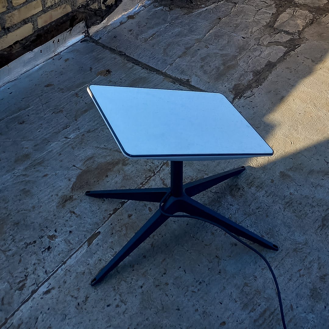 How Activists in Iran Are Using Starlink to Stay Online